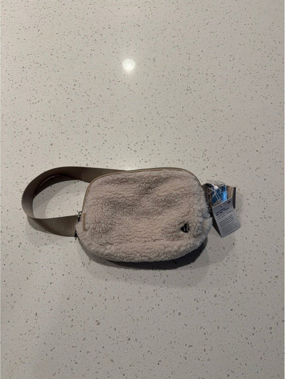 Lululemon Everywhere Belt Bag Fleece BNWT Natural Ivory / Trench
